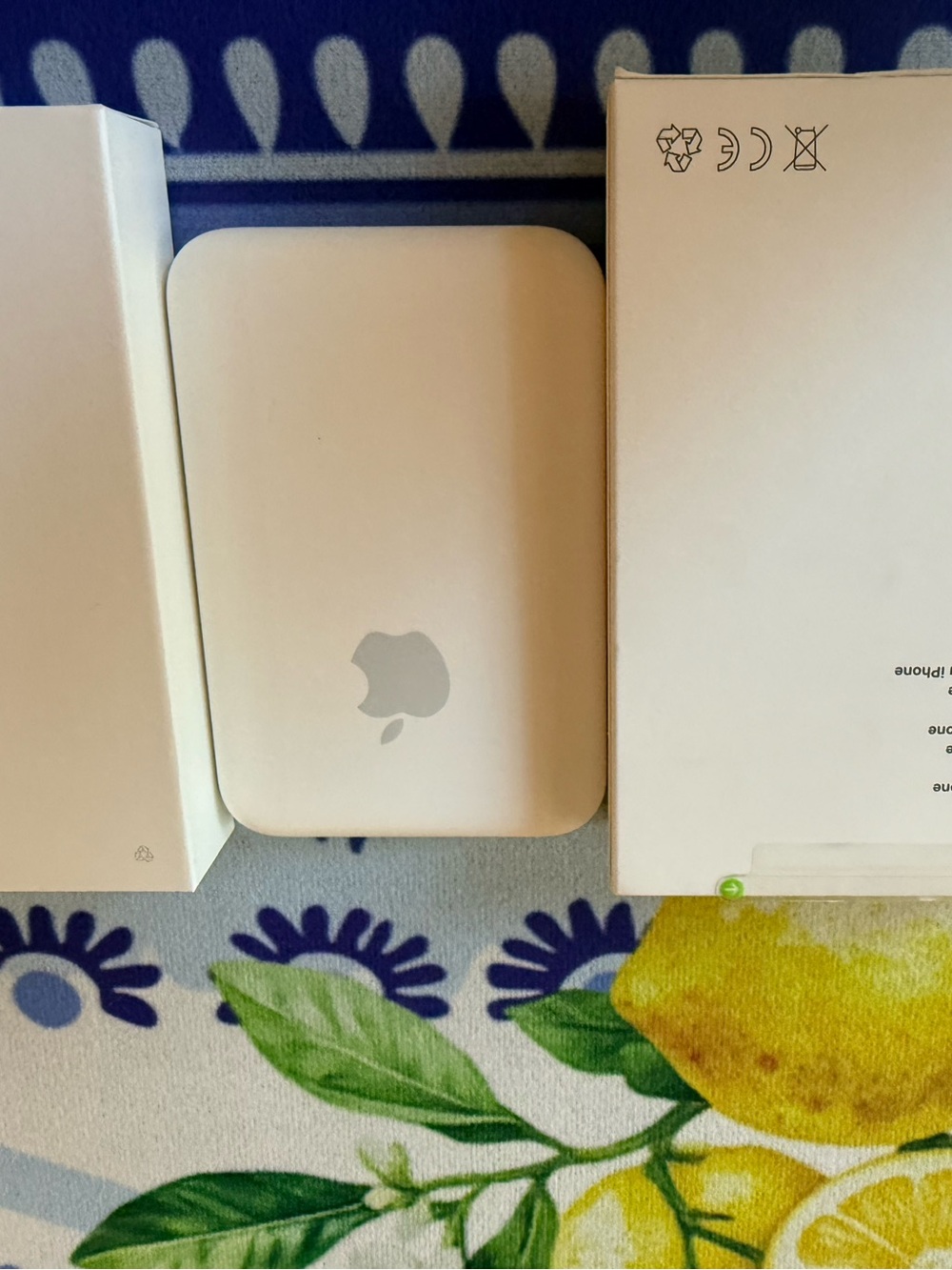 Apple IPhone Battery Pack. MagSafe MJWY3AM/A EUC model A2384 - Picture 12 of 13